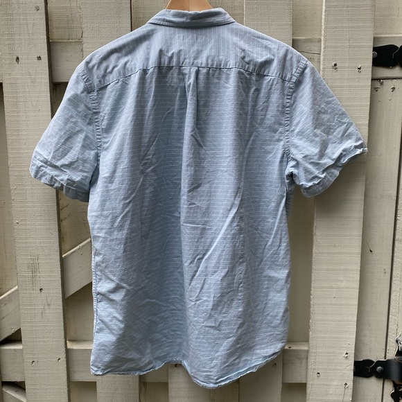 🌸 4/$20 Gap Men’s L Classic Fit Short Sleeve Shirt - Picture 4 of 4